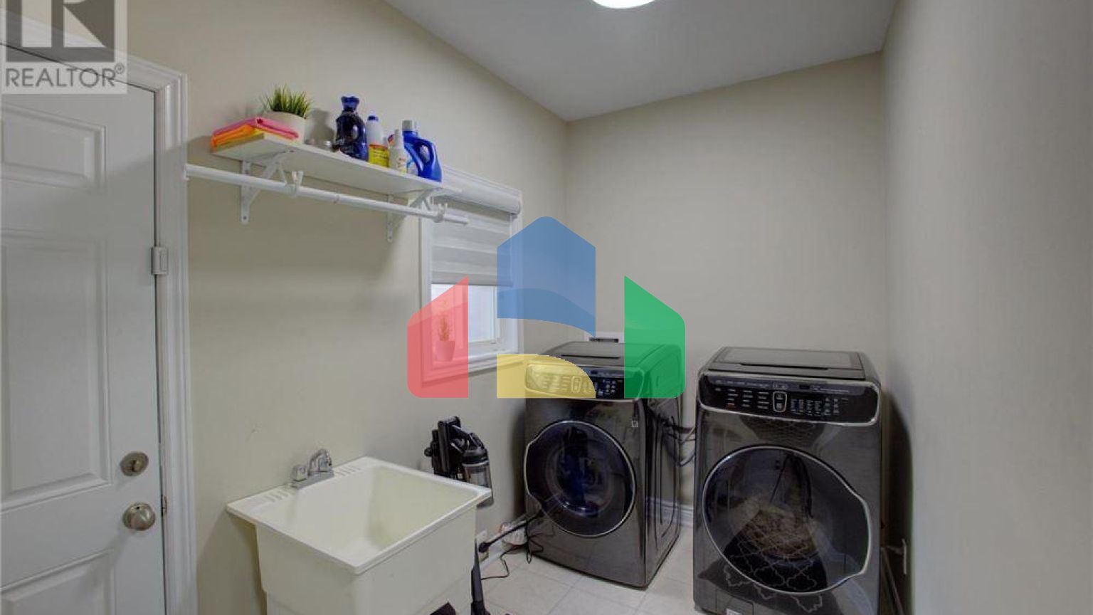 Residential - Single Family Home - Orangeville, Canada - Canada