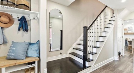 Residential - Single Family Home - Orangeville, Canada - Canada