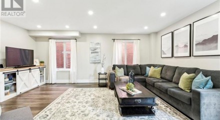 Residential - Single Family Home - Orangeville, Canada - Canada