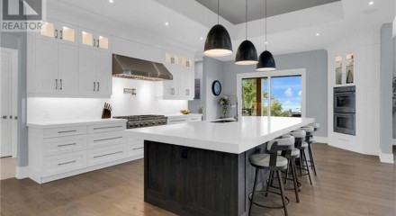 Residential - Single Family Home - Tiny, Canada - Canada