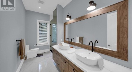 Residential - Single Family Home - Tiny, Canada - Canada