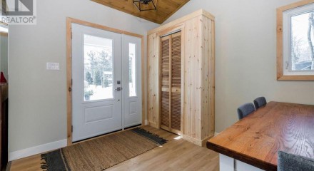 Residential - Single Family Home - Tiny, Canada - Canada