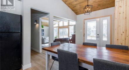 Residential - Single Family Home - Tiny, Canada - Canada