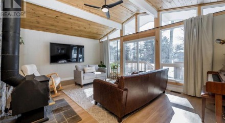 Residential - Single Family Home - Tiny, Canada - Canada
