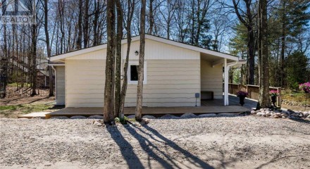 Residential - Single Family Home - Tiny, Canada - Canada