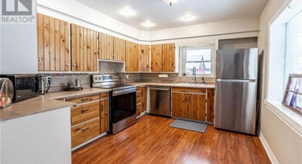 Residential - Single Family Home - Tiny, Canada - Canada