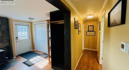 Residential - Single Family Home - Cremona, Canada - Canada