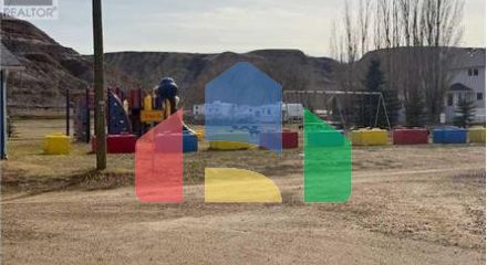 Residential - Single Family Home - Drumheller, Canada - Canada