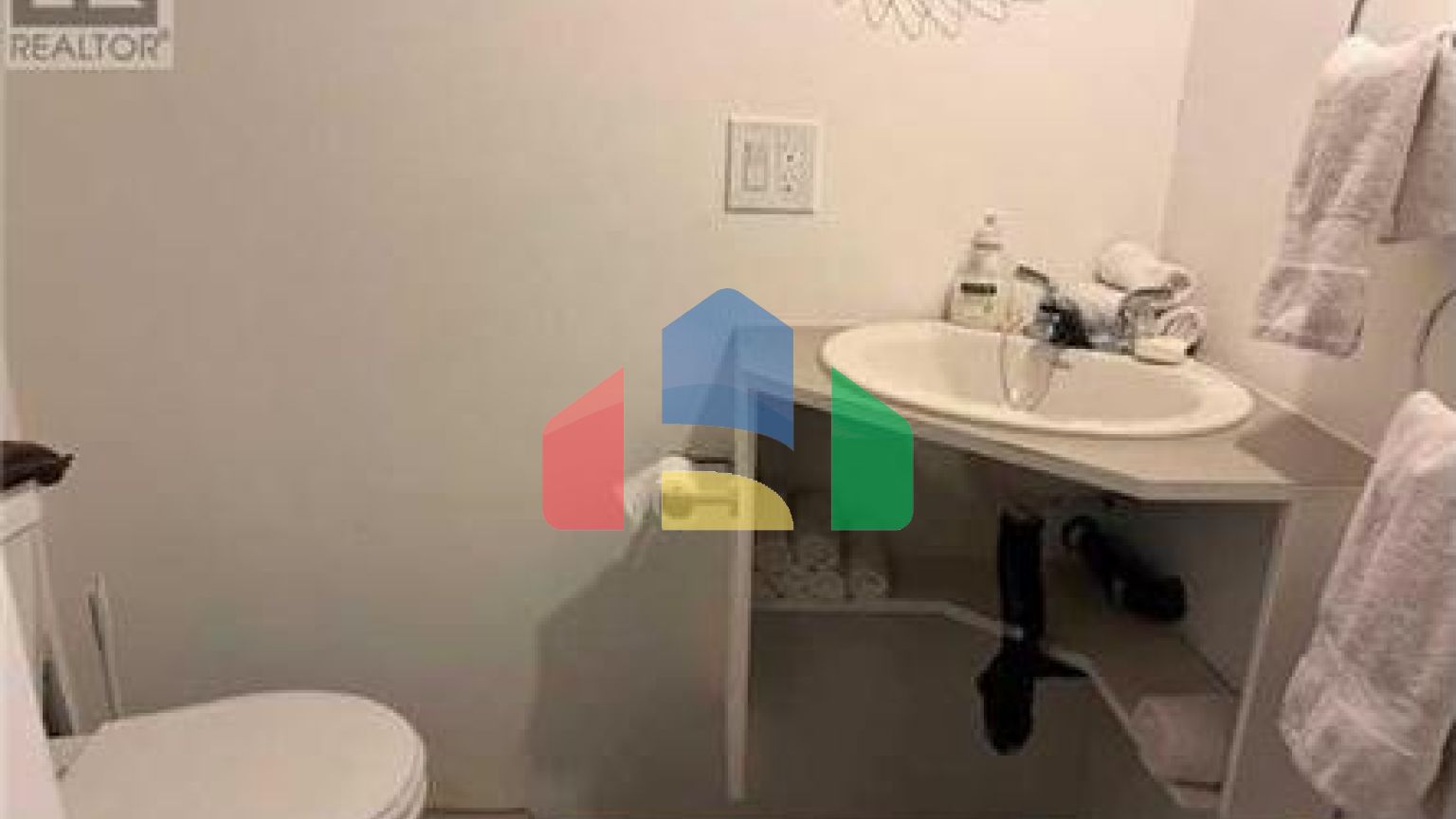 Residential - Single Family Home - Drumheller, Canada - Canada