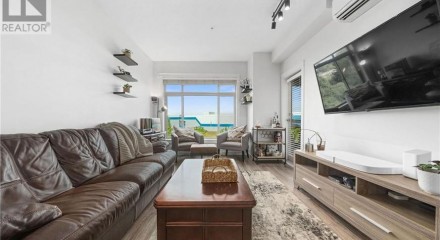 Residential - Condo/Apartment - Pitt Meadows, Canada - Canada