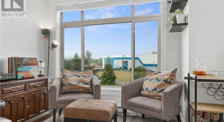 Residential - Condo/Apartment - Pitt Meadows, Canada - Canada