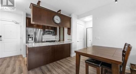 Residential - Condo/Apartment - Pitt Meadows, Canada - Canada