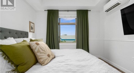 Residential - Condo/Apartment - Pitt Meadows, Canada - Canada