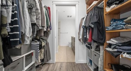 Residential - Condo/Apartment - Pitt Meadows, Canada - Canada