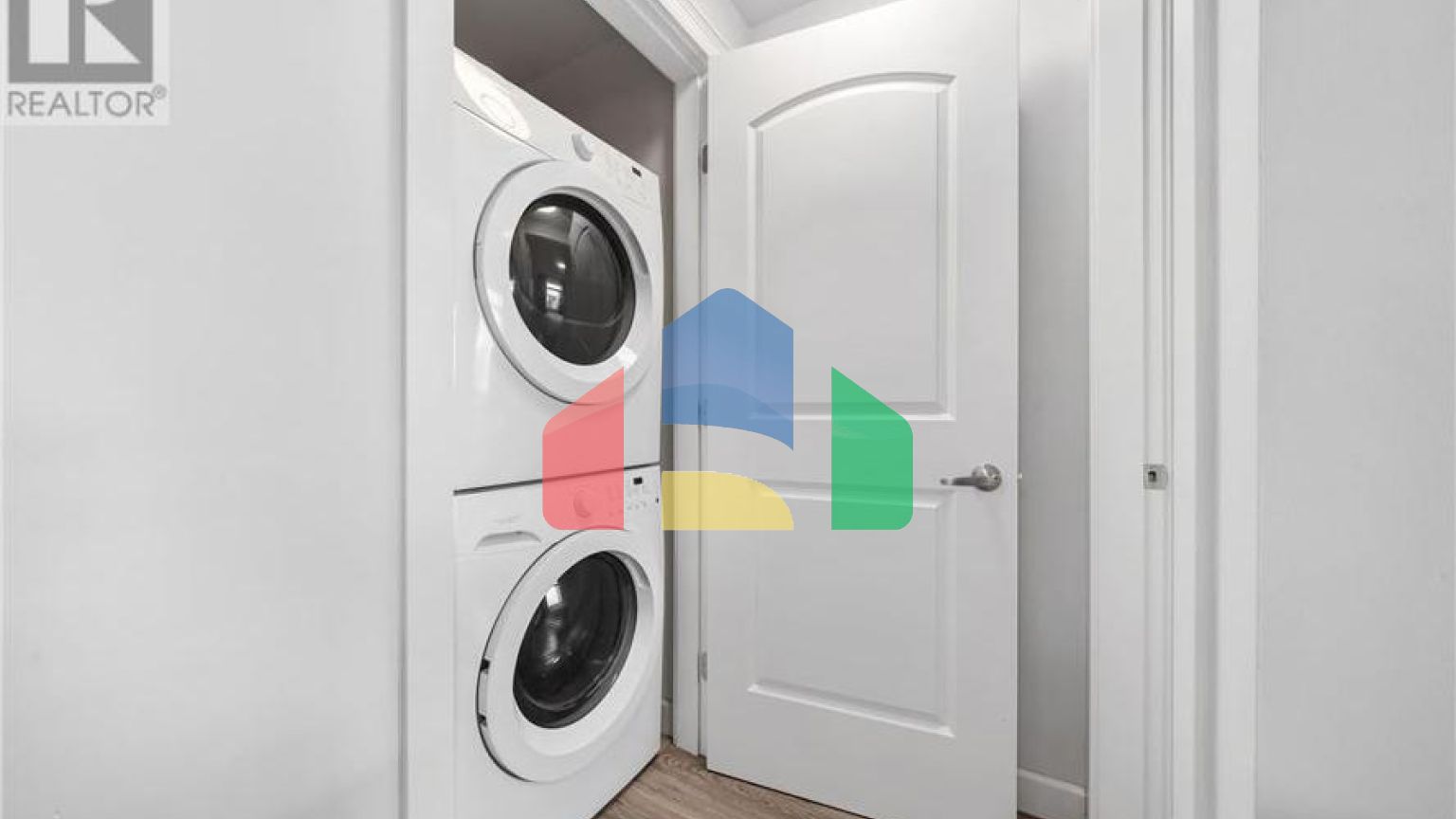 Residential - Condo/Apartment - Pitt Meadows, Canada - Canada