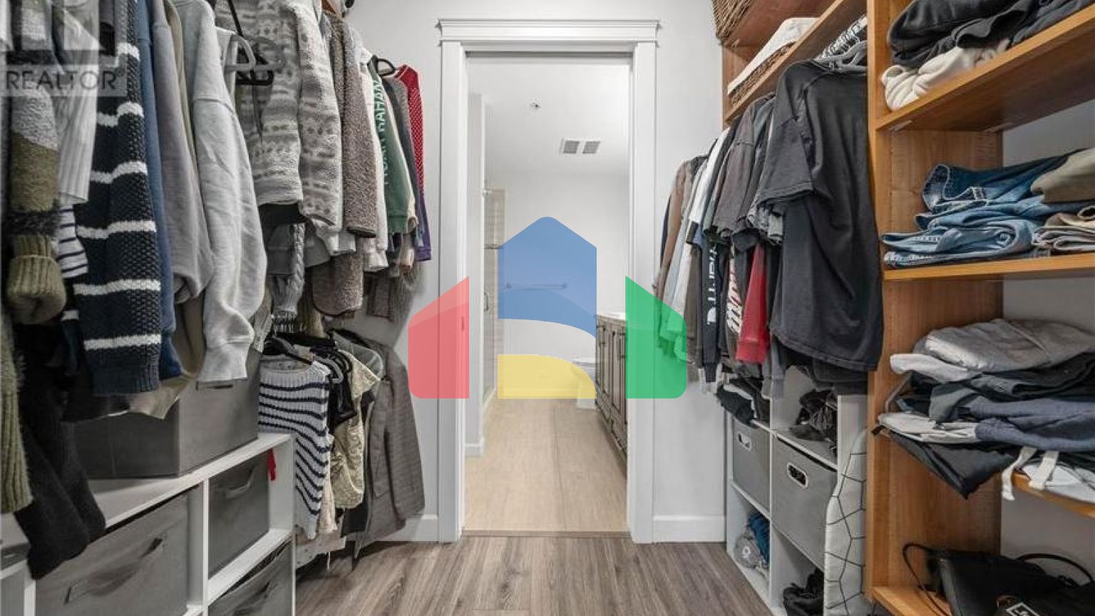 Residential - Condo/Apartment - Pitt Meadows, Canada - Canada