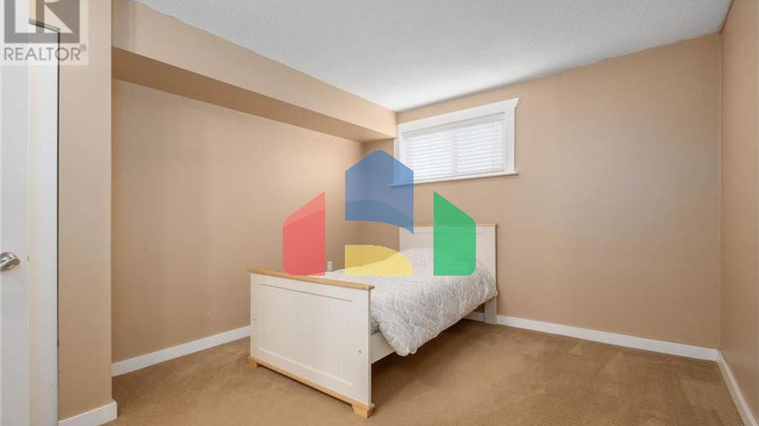 Residential - Single Family Home - Pitt Meadows, Canada - Canada