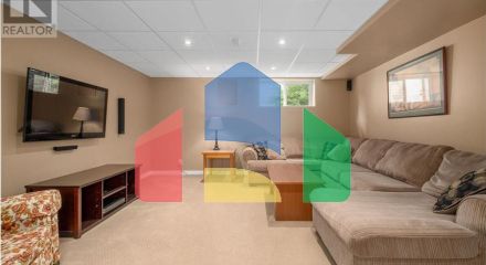 Residential - Single Family Home - Pitt Meadows, Canada - Canada