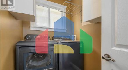 Residential - Single Family Home - Pitt Meadows, Canada - Canada