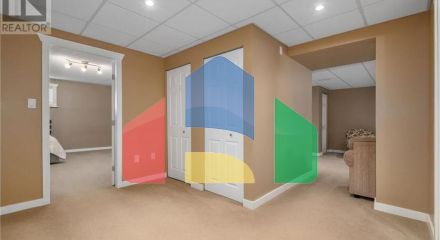 Residential - Single Family Home - Pitt Meadows, Canada - Canada