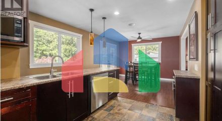 Residential - Single Family Home - Pitt Meadows, Canada - Canada