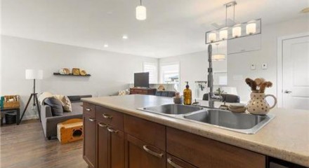 Residential - Single Family Home - Mitchell, Canada - Canada