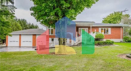 Residential - Single Family Home - Mitchell, Canada - Canada