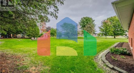 Residential - Single Family Home - Mitchell, Canada - Canada Residential - Single Family Home - Mitchell, Canada - Canada