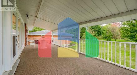 Residential - Single Family Home - Mitchell, Canada - Canada Residential - Single Family Home - Mitchell, Canada - Canada