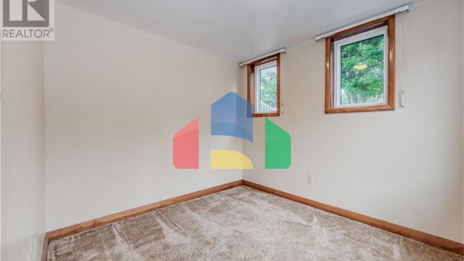 Residential - Single Family Home - Mitchell, Canada - Canada