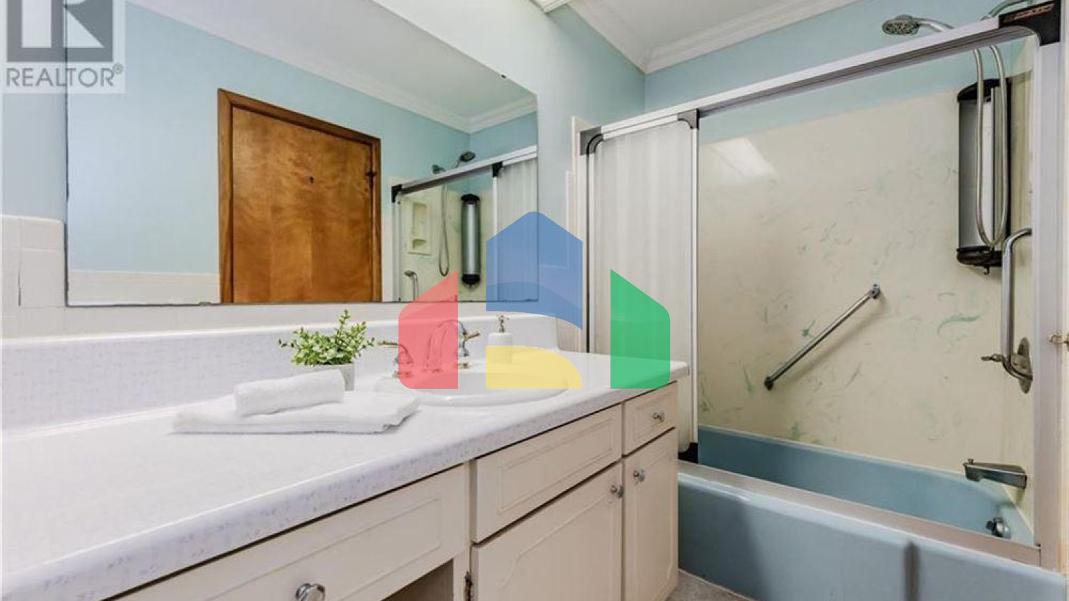 Residential - Single Family Home - Mitchell, Canada - Canada