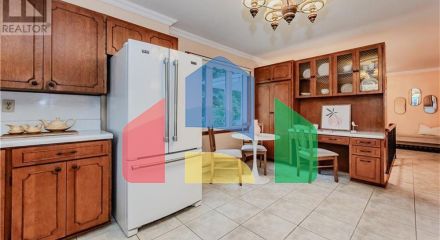 Residential - Single Family Home - Mitchell, Canada - Canada Residential - Single Family Home - Mitchell, Canada - Canada