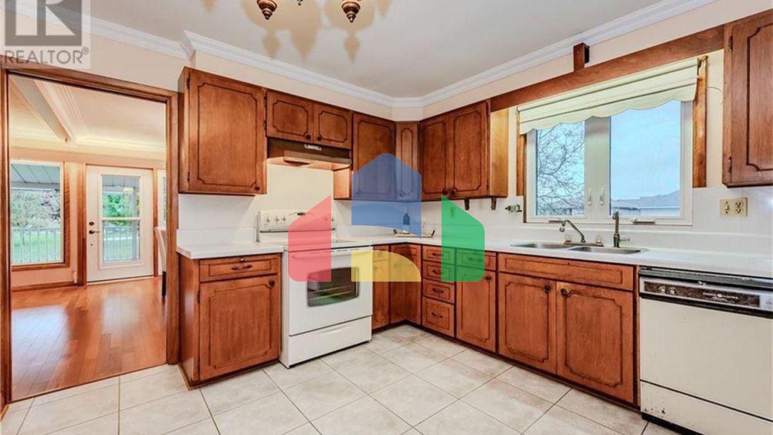 Residential - Single Family Home - Mitchell, Canada - Canada