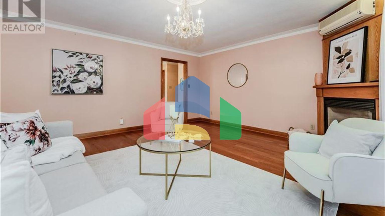 Residential - Single Family Home - Mitchell, Canada - Canada