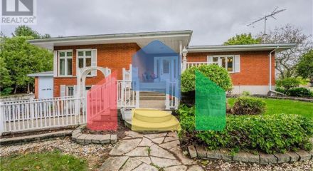 Residential - Single Family Home - Mitchell, Canada - Canada