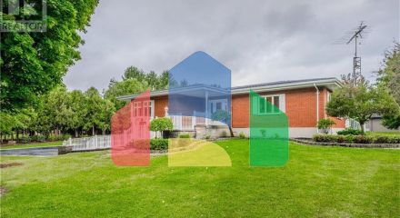 Residential - Single Family Home - Mitchell, Canada - Canada