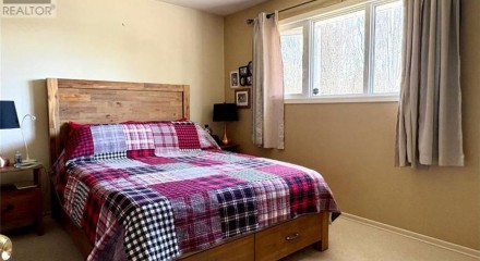 Residential - Single Family Home - Rosalind, Canada - Canada