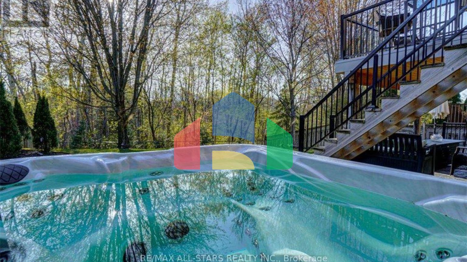 Residential - Single Family Home - Uxbridge, Canada - Canada