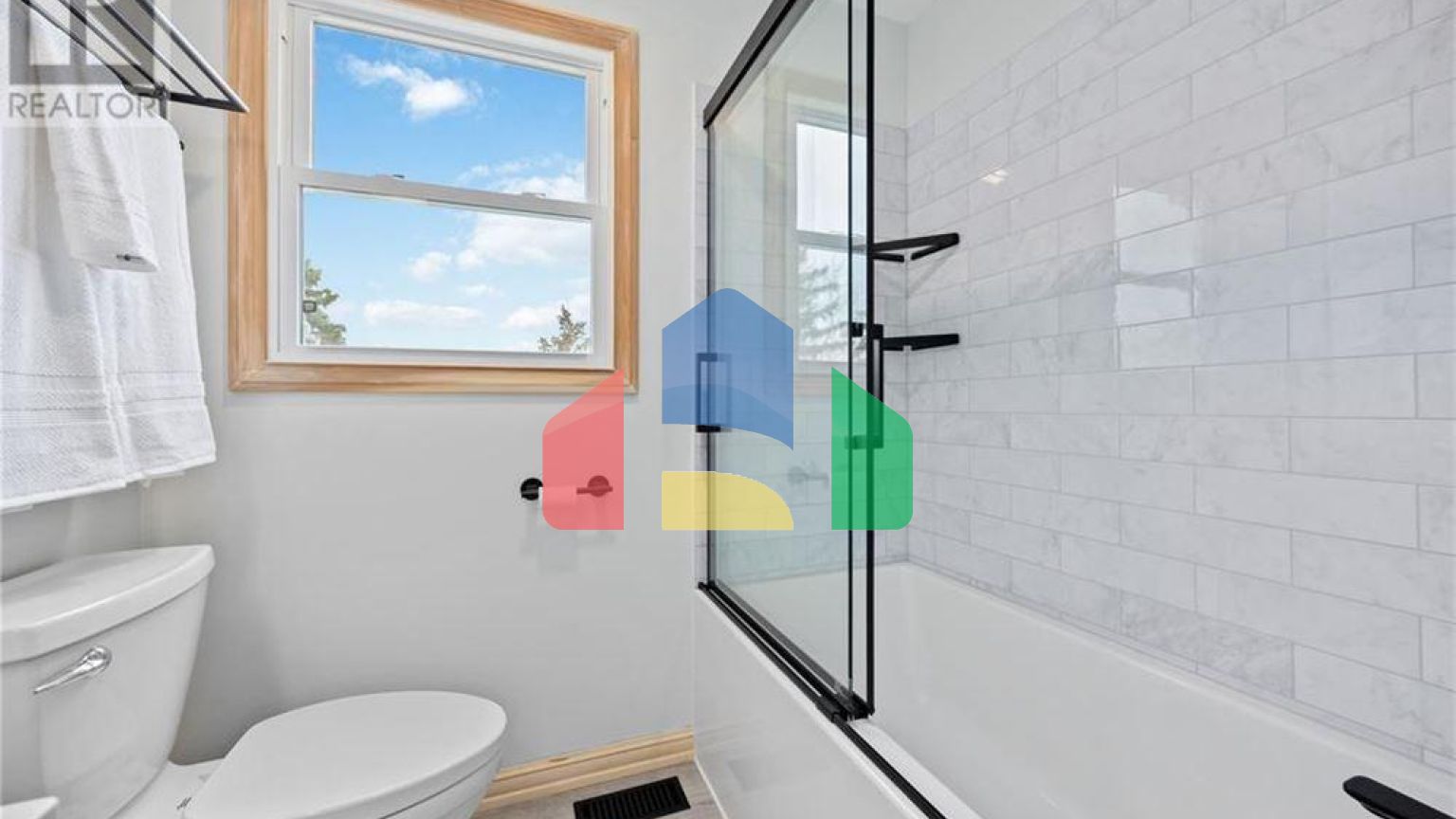 Residential - Single Family Home - Petrolia, Canada - Canada