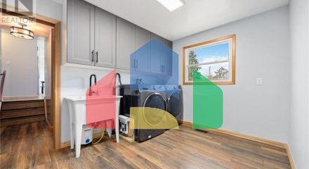 Residential - Single Family Home - Petrolia, Canada - Canada Residential - Single Family Home - Petrolia, Canada - Canada