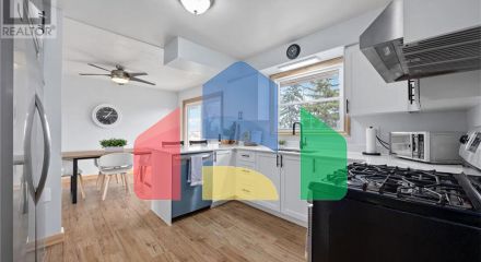 Residential - Single Family Home - Petrolia, Canada - Canada Residential - Single Family Home - Petrolia, Canada - Canada