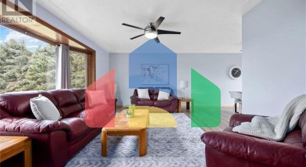 Residential - Single Family Home - Petrolia, Canada - Canada