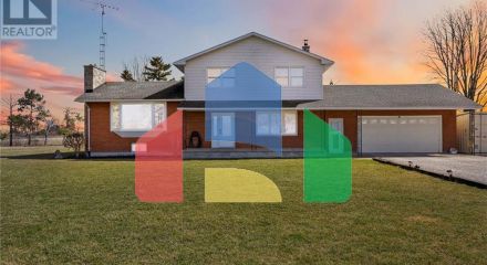 Residential - Single Family Home - Petrolia, Canada - Canada