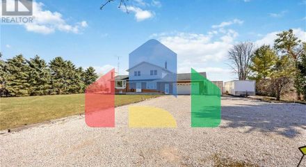 Residential - Single Family Home - Petrolia, Canada - Canada