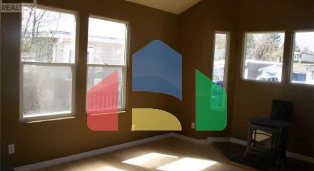 Residential - Single Family Home - Lacombe, Canada - Canada