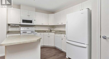Residential - Condo/Apartment - Camrose, Canada - Canada