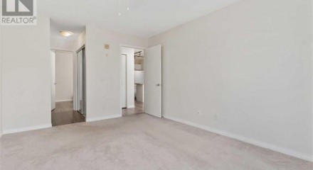 Residential - Condo/Apartment - Camrose, Canada - Canada