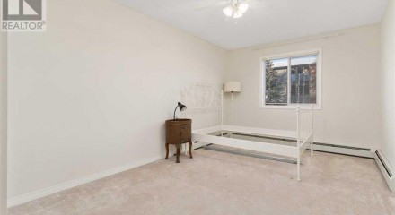 Residential - Condo/Apartment - Camrose, Canada - Canada