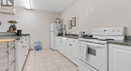 Residential - Condo/Apartment - Camrose, Canada - Canada