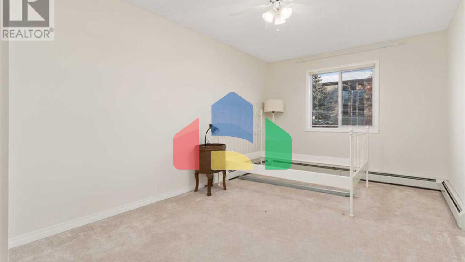 Residential - Condo/Apartment - Camrose, Canada - Canada